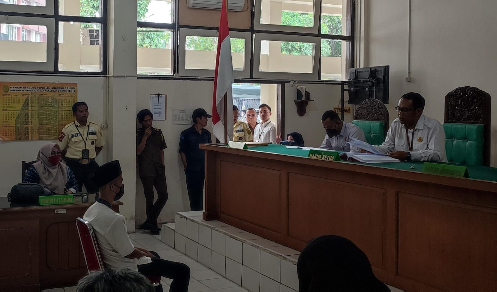 Ibu Korban Teriak Histeris, Terdakwa Pembunuh Anaknya Hanya Divonis 2 Tahun 6 Bulan 1