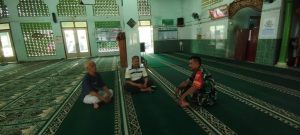 Guna Terciptanya Kamtibmas Babinsa 1 Ulu Bersama Pengurus Masjid Al-Kautsar Himbau Warga  Untuk Berperan Aktif Dalam Menjaga Ketertiban