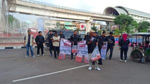 Bulan Suci Ramadhan Bulan Penuh Keberkahan,Keluarga Besar Media Online Kompaslink Berbagi Takjil