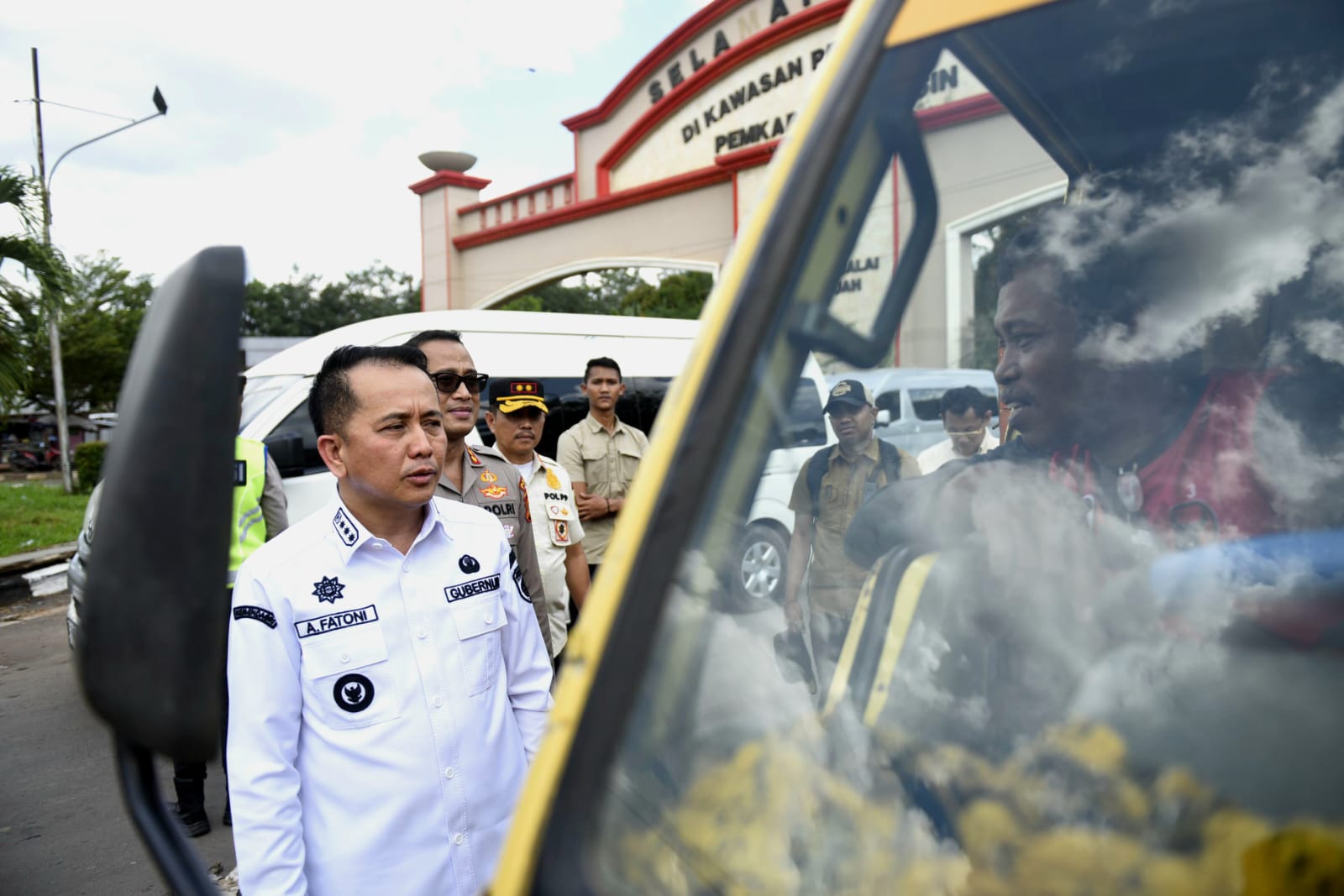 Pj Gubernur Agus Fatoni Stop Angkutan Truk Penyebab Kemacetan yang Melintas di Jalan Palembang - Betung 1
