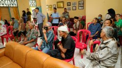 Hari Lebaran Pj Gubernur Sumsel Agus Fatoni Kunjungi Panti Jompo Berikan Bantuan dan Santunan