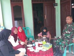 Mempererat Silaturahmi Babinsa Kel Karya Mulya Kunjungi Rumah Warga Binaan