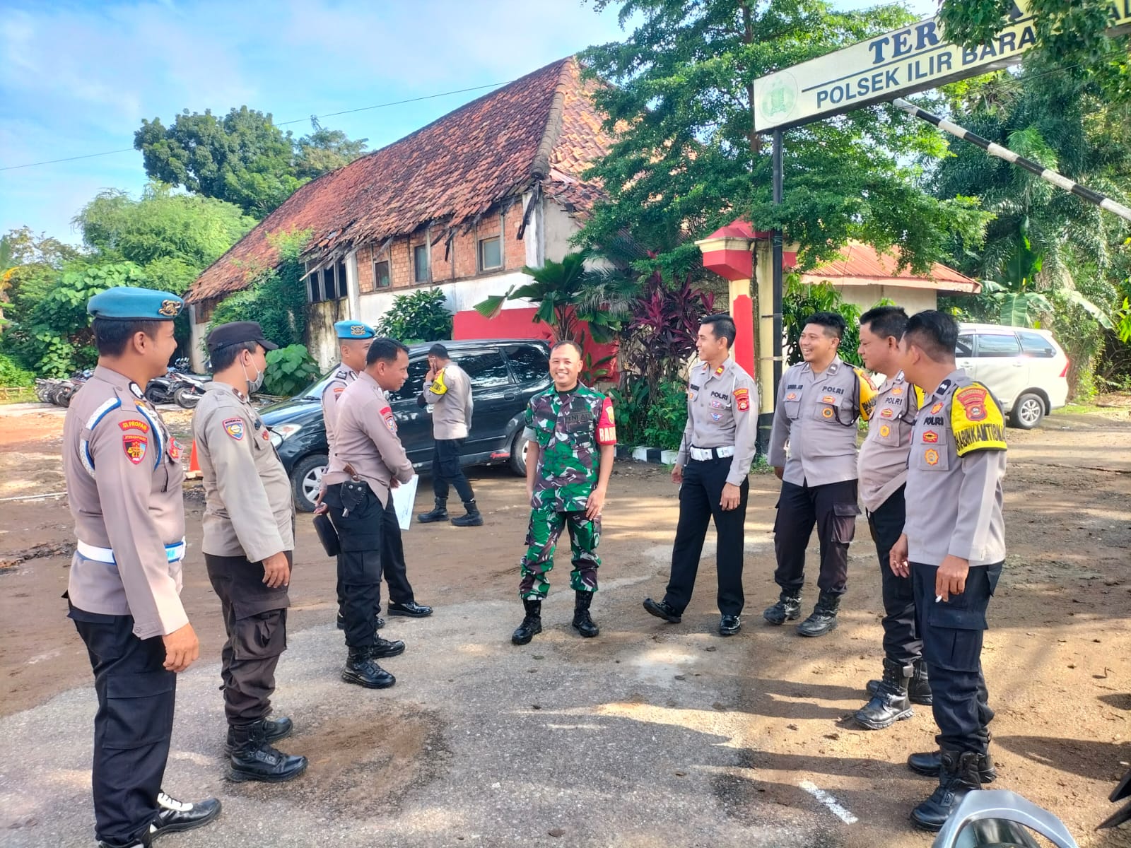 Jalin Sinergitas TNI Polri ,Babinsa Silaturahmi Ke Polsek IB 1 1