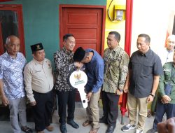 Bahagianya Faisal Terima Kunci Rumah Baru Dari Ratu Dewa, Dulu Korban Kebakaran