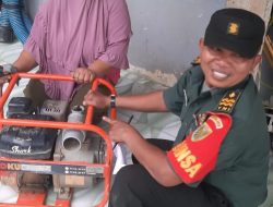 Bantu Meningkatkan Swasembada Pangan Babinsa Sukamulya Komsos Bersama Petani Cek Pompa Air Bantuan Dinas Pertanian