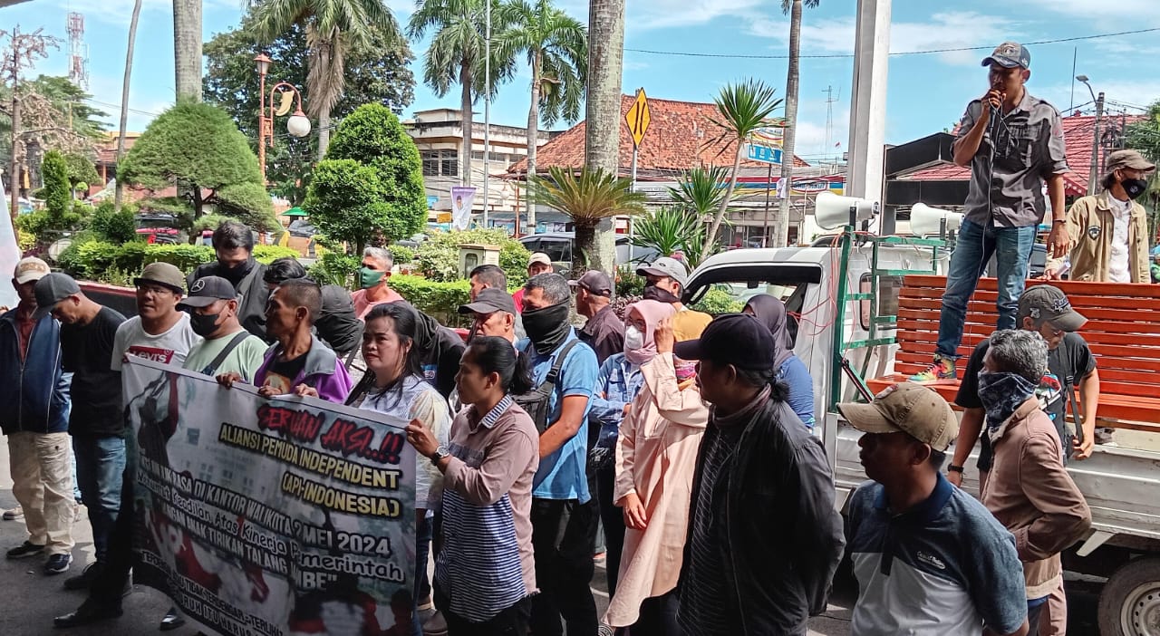 Massa API-Indonesia Sambangi Kantor Walikota Palembang Minta Walikota Palembang Jangan Anak Tirikan Talang Jambe 1
