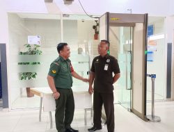 Babinsa 24 Ilir Komsos Bersama Security Himbau Agar Rutin Patroli Wilayah