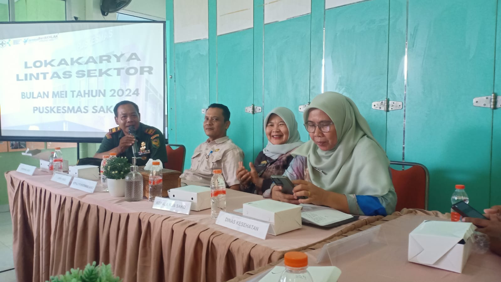 Danramil 418-08/Sako Bersama Babinsa Hadiri Rapat Mini Lokakarya Lintas Sektoral Tribulanan Rutin TW. II Puskesmas Sako 1