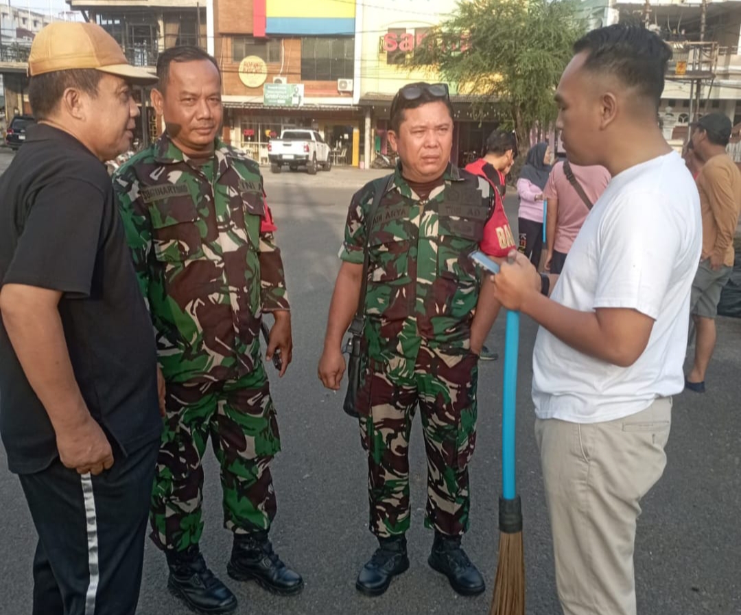 Via Komsos Babinsa Koramil 418-05/Lemabang Ajak Warga Menjaga Keamanan Dan Kebersihan Lingkungan 1
