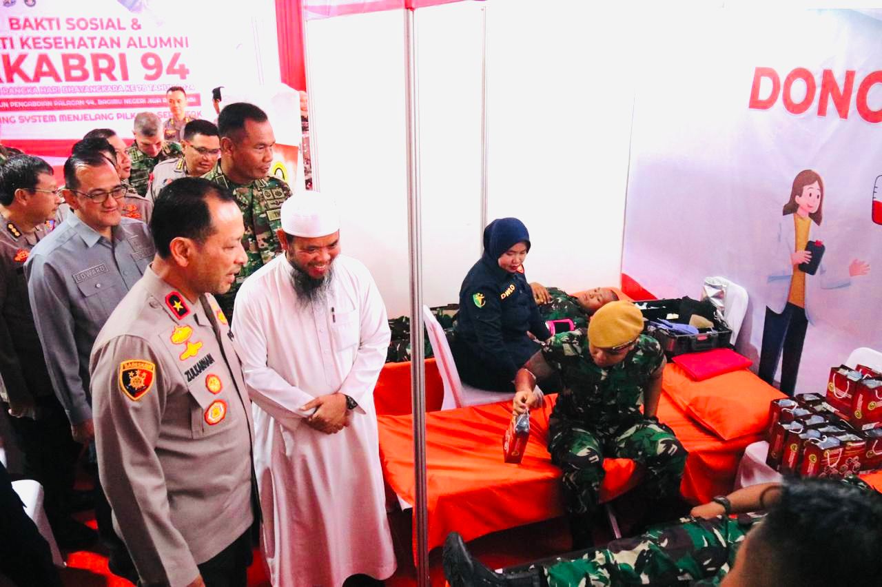 Wakapolda Sumsel Bersama Kasdam II Sriwijaya Pimpin Bakti Sosial dan Bakti Kesehatan Alumni Akabri 1994 1