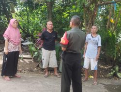 Babinsa Kel. Alang -alang Lebar Anjangsana Bersama Warga Himbau Jaga Kebersihan Dan Tingkatkan Kamtibmas