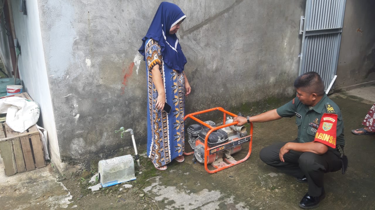 Babinsa Sukamulya Komsos Bersama Kelompok Tani Cek Pompanisasi Bantuan Kementan 1