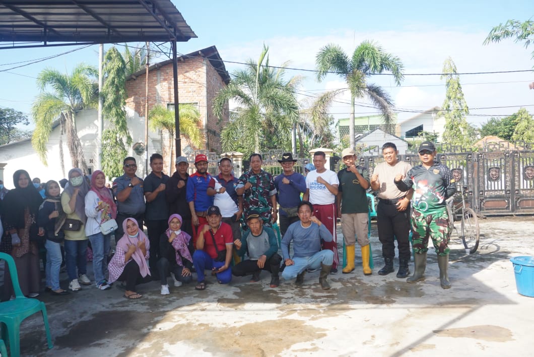 Danramil Bersama Babinsa Koramil 418-08/ Ikut Gotong Royong Bersama Tingkat Kecamatan Sematang Borang 1