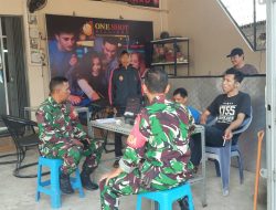 Jaga Kondusifitas Jelang Pilkada 2024 Babinsa Komsos Bersama Warga Diwilayah Binaan