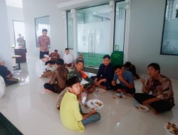 Manfaat Jumat Berkah Babinsa Talang Kelapa Komsos Bersama Warga Dan Anak -anak Panti Asuhan