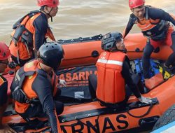Tim SAR Gabungan Temukan Jasad Pekerja Jembatan Yang Tenggelam Di Sungai Ogan