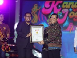 Pertama di Indonesia, Provinsi Sumsel Cetak Rekor MURI Minum Kopi di Pinggir Sungai Serentak Terbanyak
