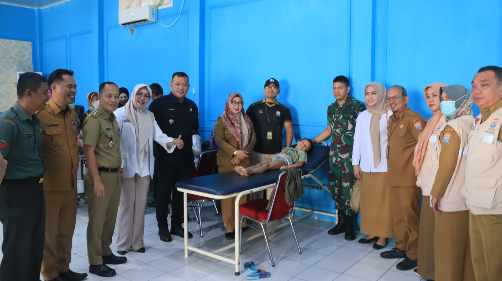 Peduli Kesehatan Babinsa Kel 26 Ilir Monitoring Pelaksanaan Khitan Gratis Jilid VIII Kecamatan Bukit kecil 1