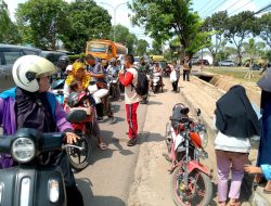 Jumat Berkah Kodim 0418/Palembang Bagikan Ratusan Nasi Kotak Kemasyarakatan Yang Membutuhkan