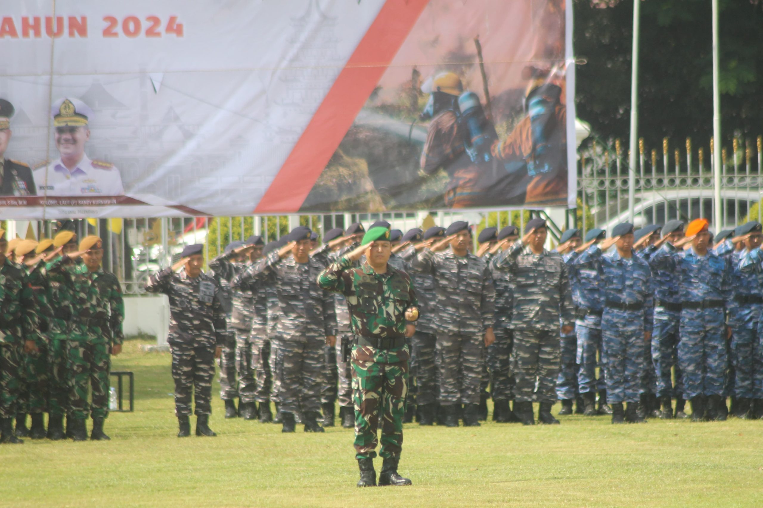Dandim 0418/Palembang bertugas sebagai Komandan Apel pada Apel dan Simulasi Karhutla Prov. Sumsel tahun 2024 3