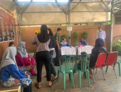 Babinsa Kel Srijaya Monitoring Kegiatan Pekan Imunisasi Nasional Polio