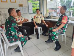 Komsos Bersama Security PT Dexa Medica Babinsa ke 5 Ilir Himbau Agar Tingkatkan Keamanan Dan Kebersihan Lingkungan