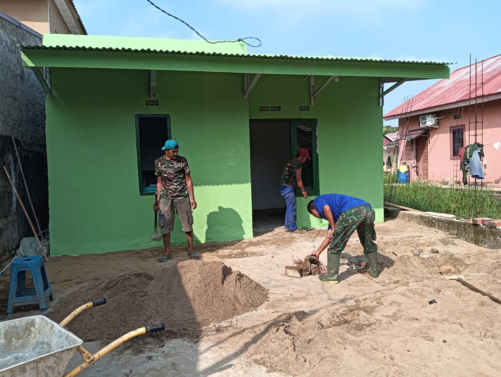 Dua Perbaikan RTLH Kolaborasi BAZNAS Kota Palembang Bersama Kodim 0418/Palembang Terus Di Kebut Pekerjaannya Dan Hampir 100 Persen Selesai 1