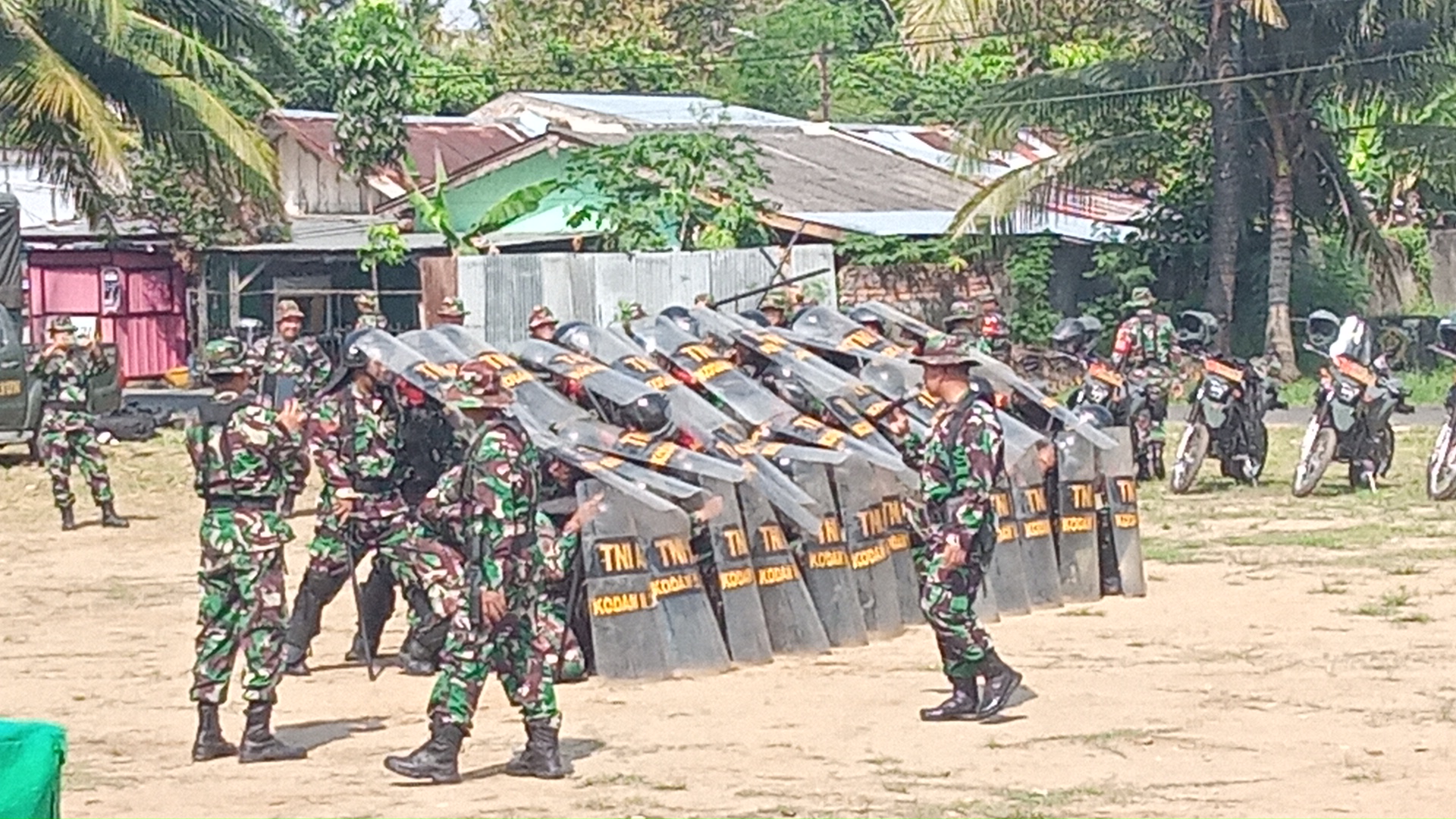 Kodim 0418/Palembang Mengelar Latihan Sispamkota Dalam Rangka Pilkada Kota Palembang Tahun 2024 1