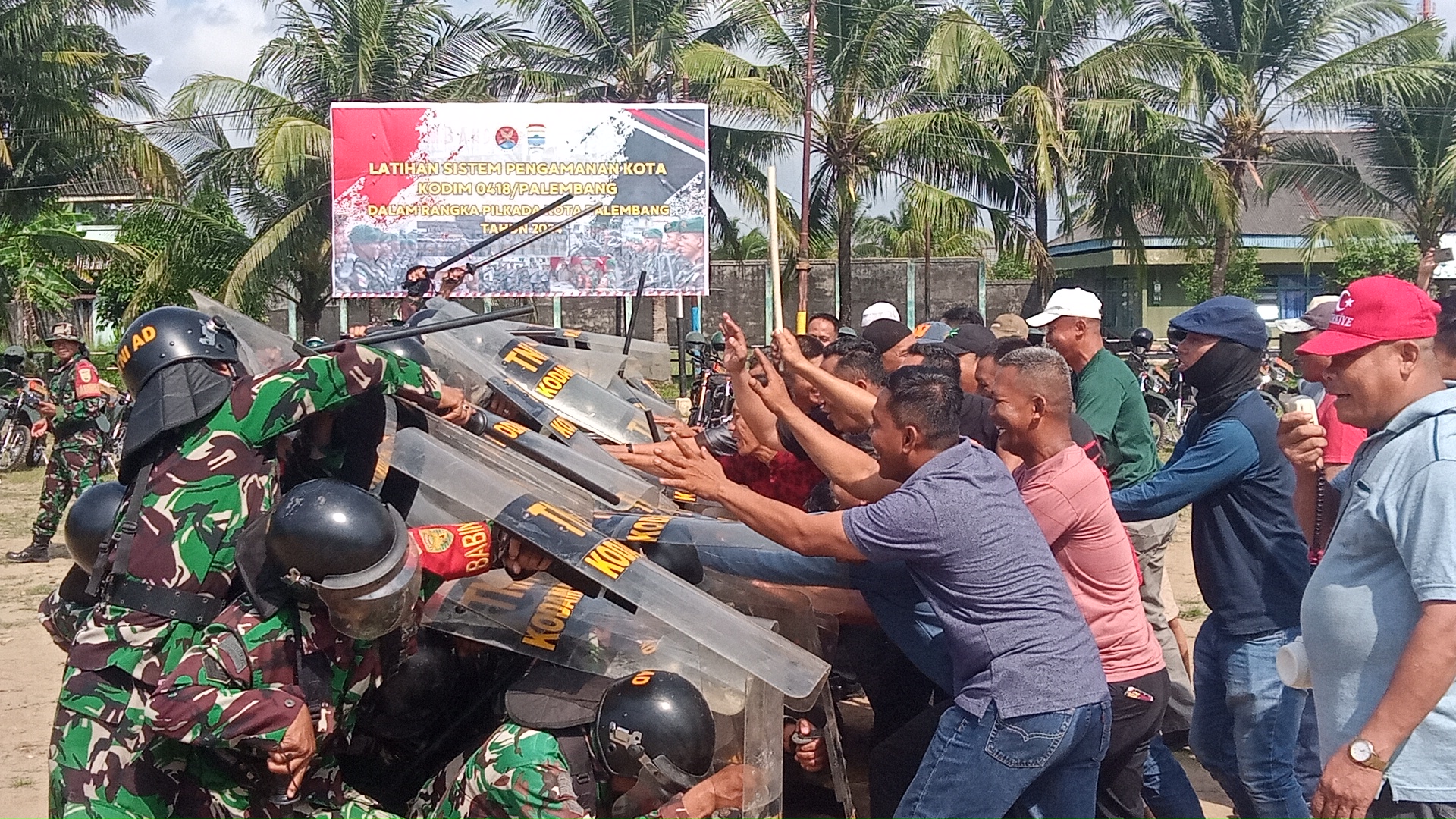 Kodim 0418/Palembang Mengelar Latihan Sispamkota Dalam Rangka Pilkada Kota Palembang Tahun 2024 3