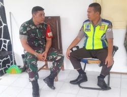 Rutin Komsos Babinsa Kel 8 Ilir Ingatkan Sekuriti Untuk Waspada Dan Tingkat Keamanan