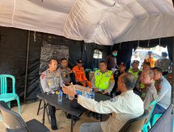 Tinjau Lokasi Runtuhnya Jembatan Akibat Tertabrak Ponton, Kapolda Sumsel Tekankan Upaya Pemulihan Dampak Perekonomian Warga