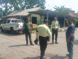 Babinsa Kel. Sungai Selayur Wanwil Bersama Security Guna Meningkatkan Keamanan Lingkungan