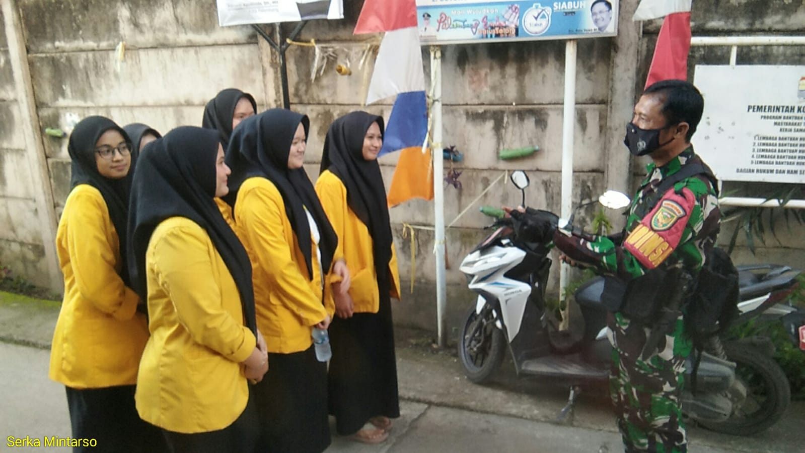 Babinsa 19 Ilir Komsos Bersama Mahasiswa Berikan Motivasi 1