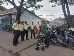 Tingkatkan Keamanan Diwilayah Binaan Babinsa Kel Sukamaju Komsos Bersama Security PT Indomarco Prismatama