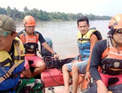 Luput Dari Pantauan Balita Hanyut Terseret Derasnya Sungai Musi ,Tim SAR Gabungan Lakukan Pencarian