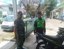 Babinsa Kel 22 Ilir Komsos Bersama Driver Ojek Online Berikan Motivasi Dan Himbauan