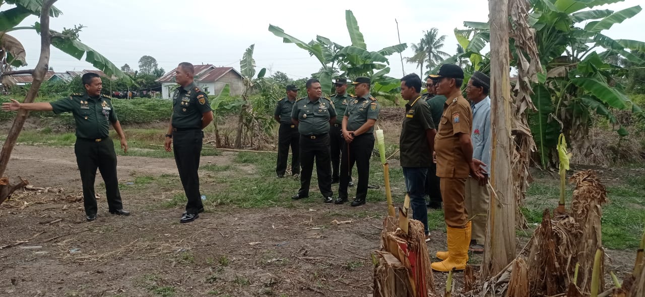 Dandim 0418/Palembang Dampingi Danrem 044/Gapo Cek Lokasi Besemah 44 Di Sematang Borang 1