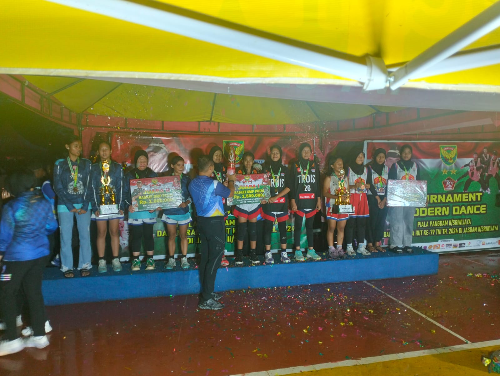 Babinsa Kel Kebun Bunga Monitoring Penutupan Turnament Olahraga Piala Pangdam II Sriwijaya 1