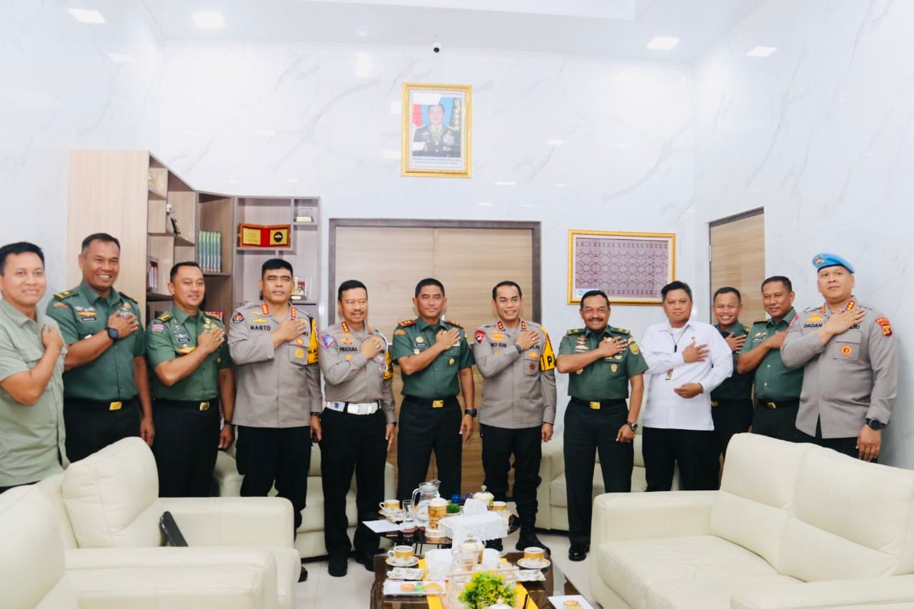 Jalin Sinergitas TNI Polri Kapolda Sumsel Kunjungi Kodam II Sriwijaya,Di Sambut Hangat Rekan Seangkatan 2