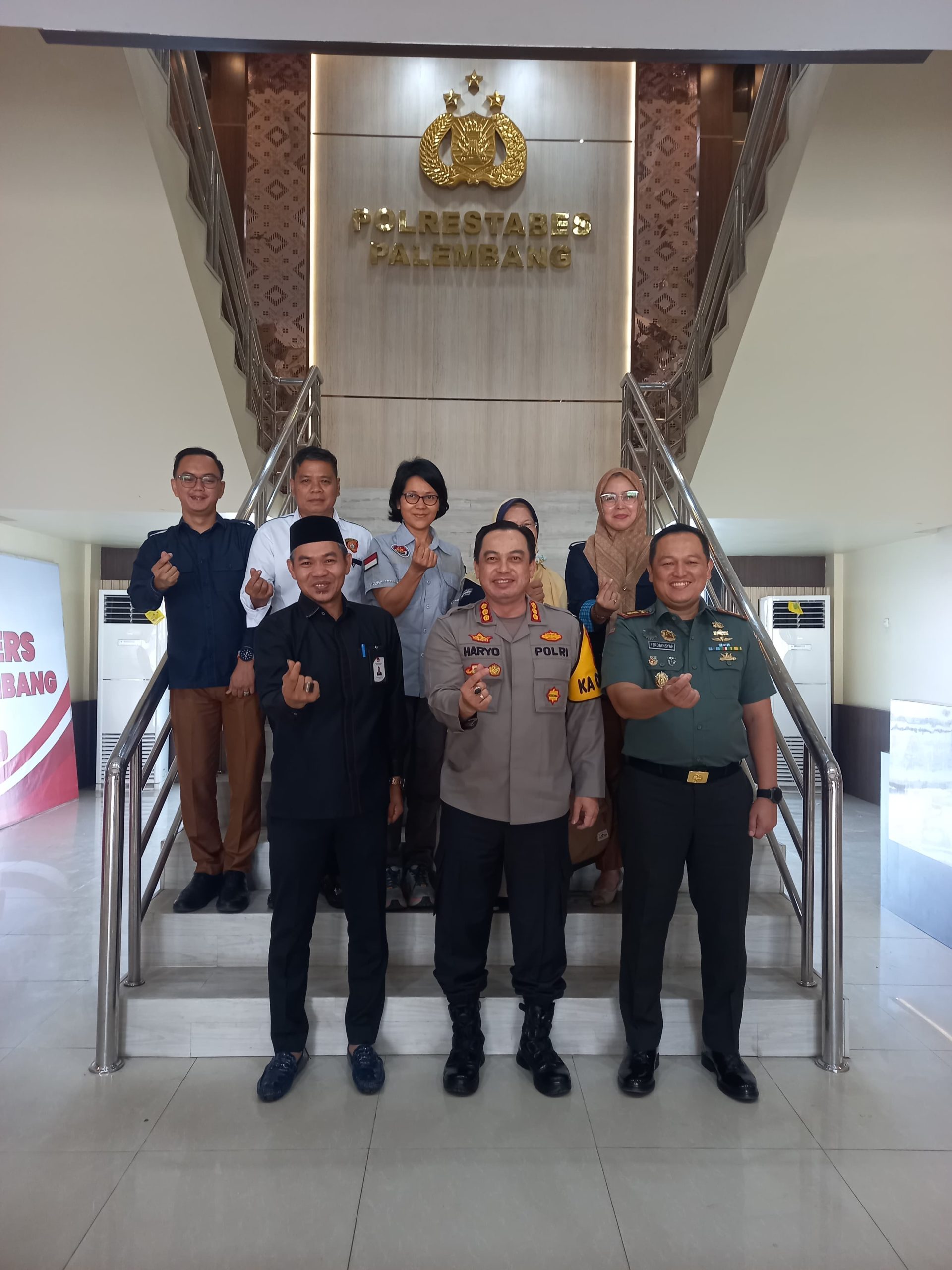 Dandim 0418/Palembang Manfaatkan Layanan SIM Gratis Hadiah Spesial Di HUT TNI Ke-79 Di Polrestabes Palembang 2