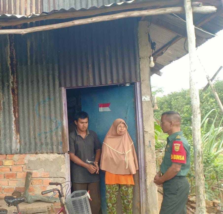 Mempererat Silaturahmi Babinsa Kel Sako Anjangsana Ke Rumah Warga 2