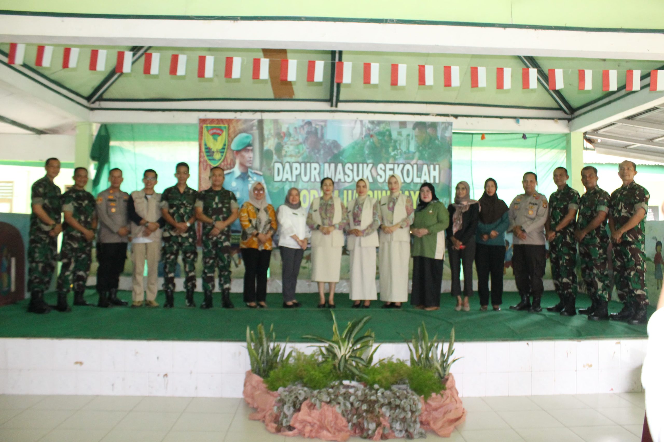 Kodim 0418/Palembang Gelar Dapur Masuk Sekolah Bantu Pemerintah Atasi Stunting 3