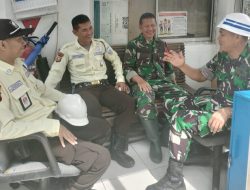 Ciptakan Kamtibmas Diwilayah Binaan Babinsa Kel Sungai Selayur Komsos Bersama Security PT Pusri