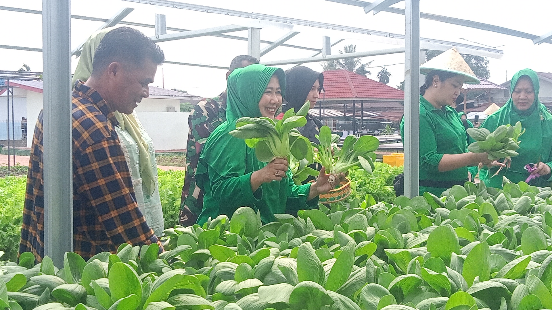 Panen Raya Pengurus Persit Kartika Chandra Kirana Daerah II/Sriwijaya di Taman Aspirasi 3