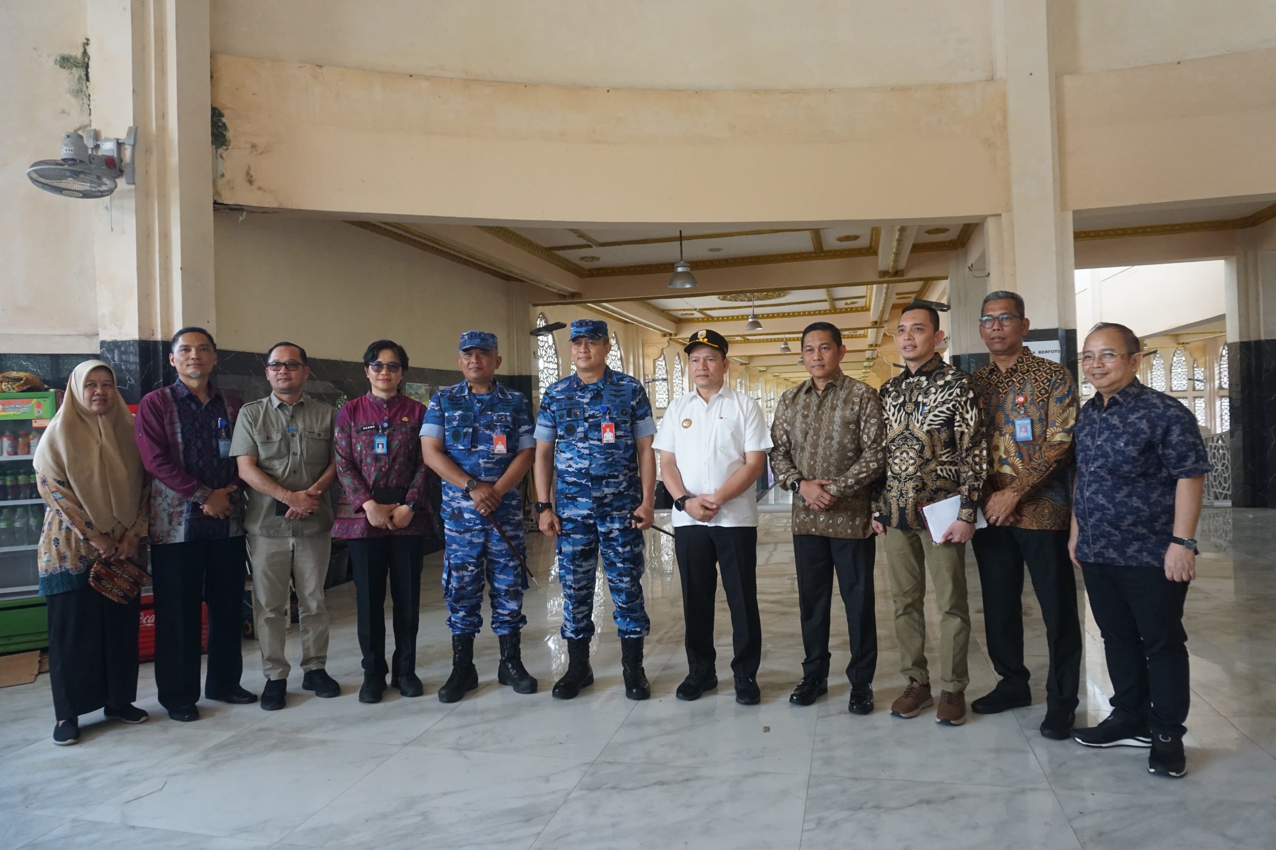 Pj Gubernur Elen Setiadi bersama PANGKOOPSUD I Tinjau Lokasi Aset Pemprov Sumsel - TNI AU 1