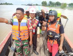 Tim SAR Gabungan Cari Korban Tenggelam Perahu Getek Terbalik Dihantam Ombak