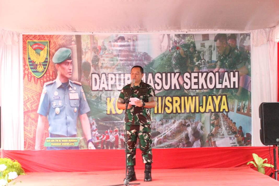 Kodim 0418/Palembang Kembali Gelar Dapur Masuk Sekolah Kodam II Sriwijaya Di SD N 96 Palembang 1
