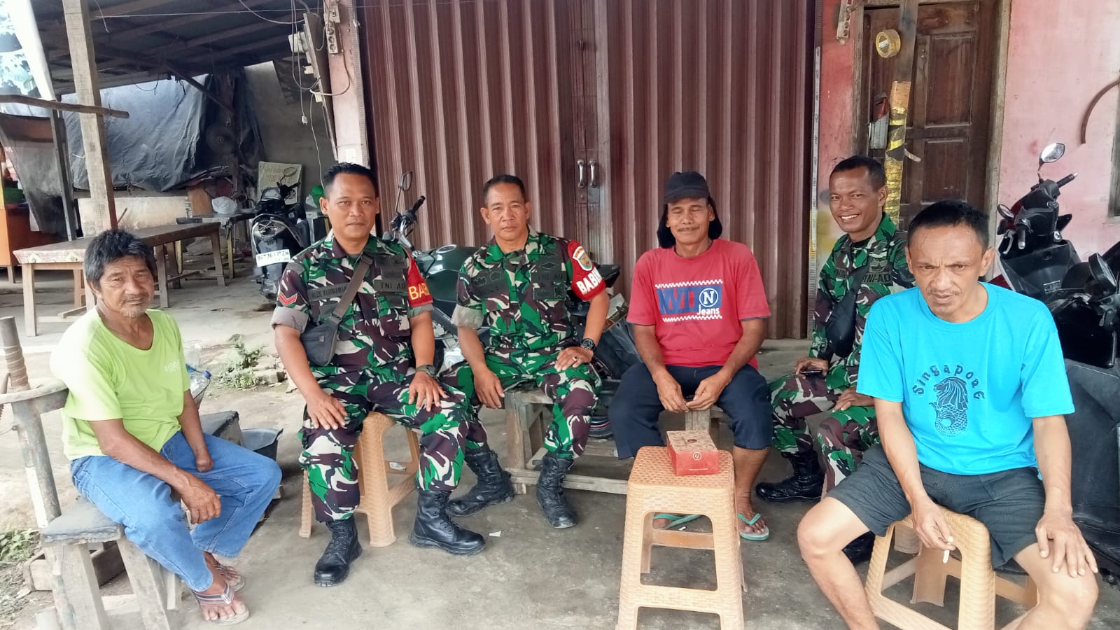 Babinsa Kel Sako Komsos Bersama Ketua RT Dan RW Bahas Keamanan Dan Ketertiban Lingkungan 1
