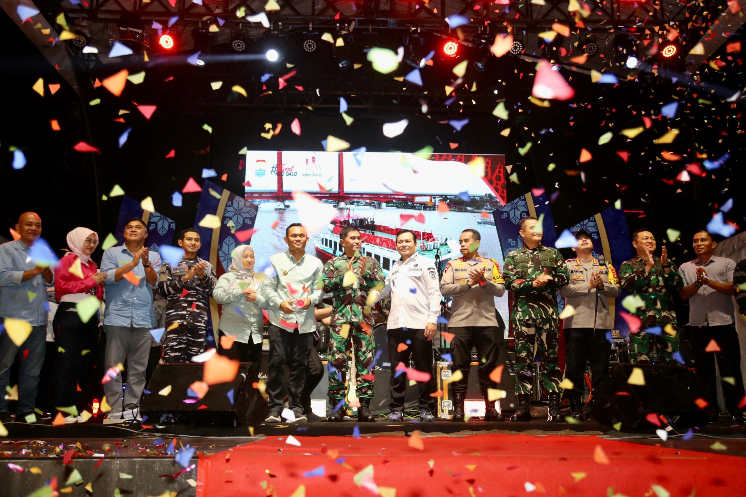 Pj Gubernur Elen Setiadi Hadiri Pertunjukan Drone Show Sambut Tahun Baru 2025 di Pelataran BKB 1
