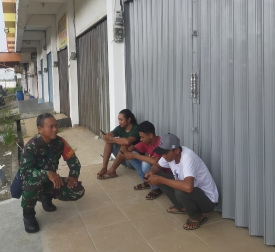 Jalin Kebersamaan Babinsa Kel 22 Ilir Komsos Bersama Tokoh Pemuda 1
